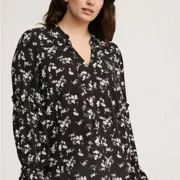NWT- Torrid Black Floral Ruffle Georgette Blouse – Size 1X - Picture 2 of 6